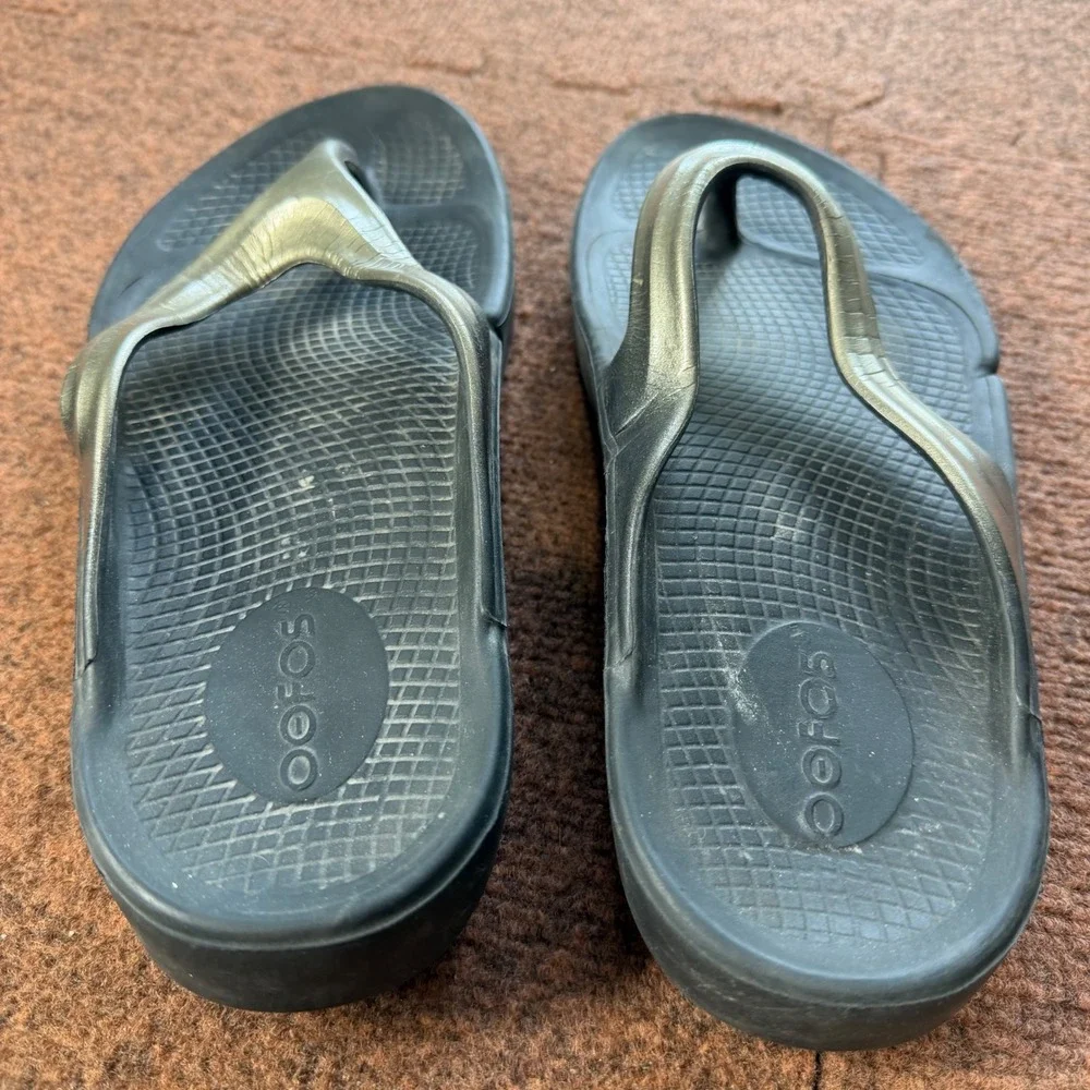OOFOS OOriginal Sport Recovery Sandals Black Graphite Womens 10 Thong Flip Flops